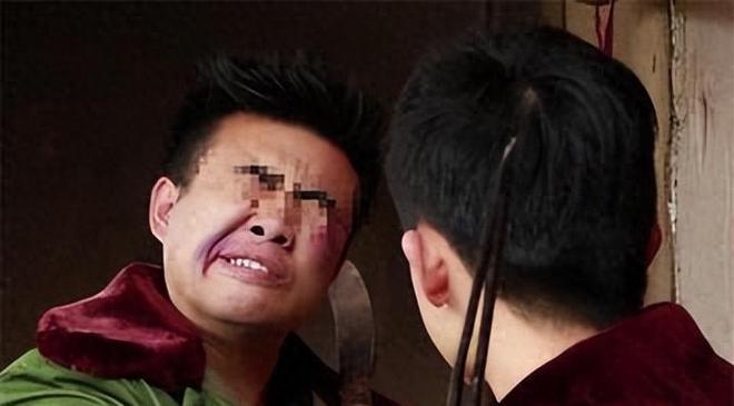 40岁的宝妈买黄金手镯被怼去当月嫂了她：卑微的生活伤不起ayx爱游戏(图7)