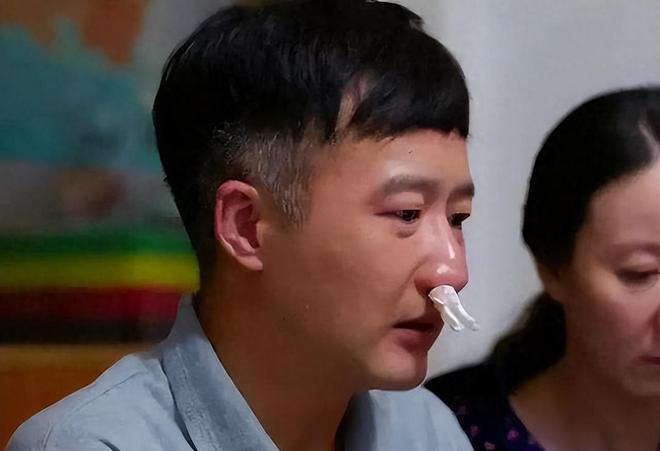 40岁的宝妈买黄金手镯被怼去当月嫂了她：卑微的生活伤不起ayx爱游戏(图6)