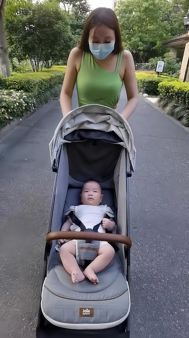 浙江：男子请高颜值月嫂照顾孩子穿着引热议网友：引ayx爱游戏狼入室(图3)