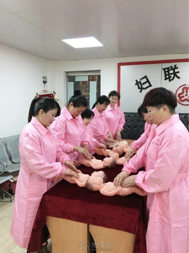 现在请ayx爱游戏月嫂一般多少钱一个月