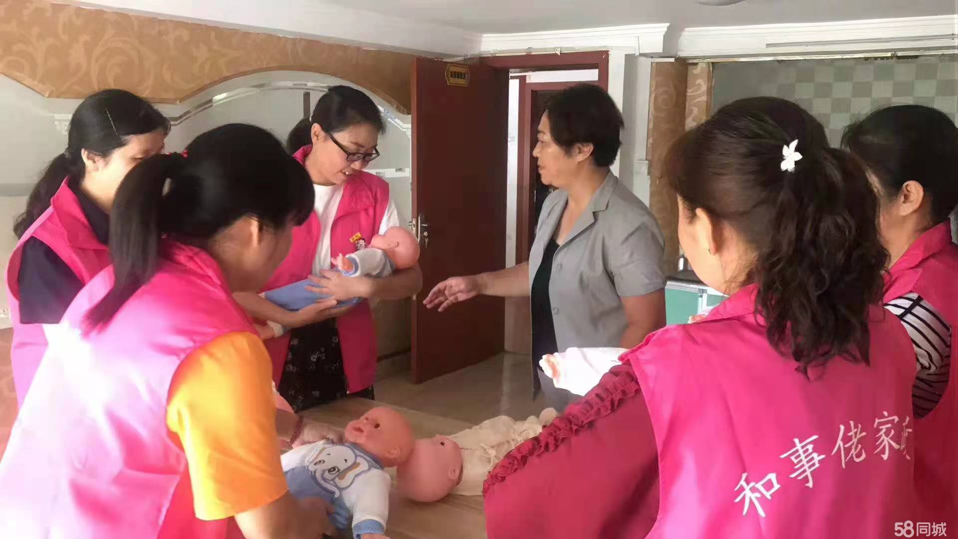 年轻人开始羡慕月嫂、外卖员收入？当蓝领的职业价值被重估