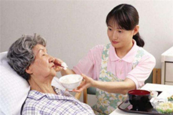 冲上热搜！一天就要1800元！女子直呼：吃不消啊
