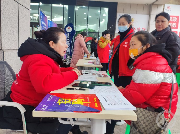 ayx爱游戏节后家政市场“用工忙” 月嫂月薪最高3万元(图1)