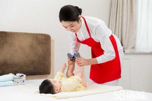 东莞非凡家政：家庭请月嫂的优缺点